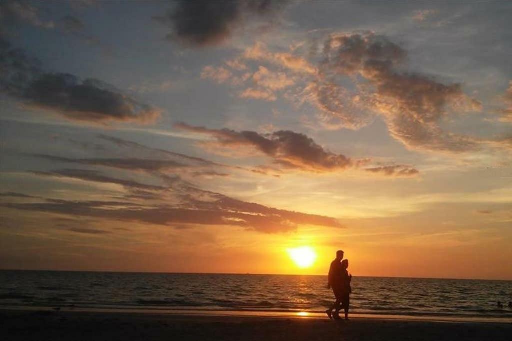 The Beach On Longboat Key Exteriör bild